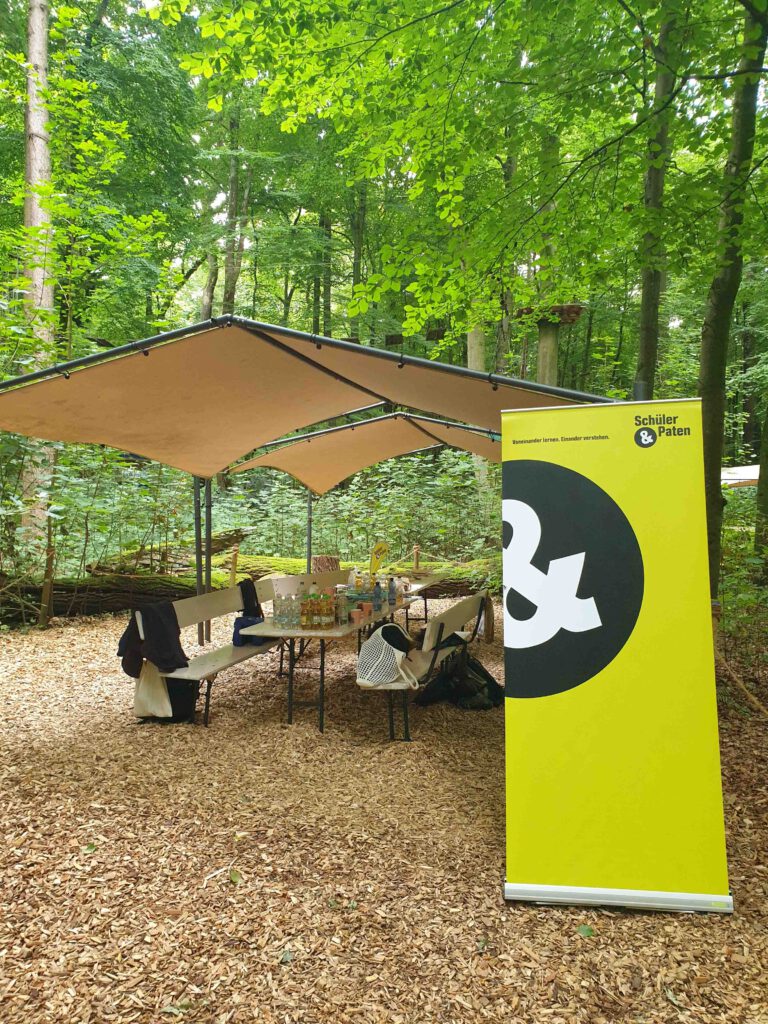 Schülerpaten im Wald